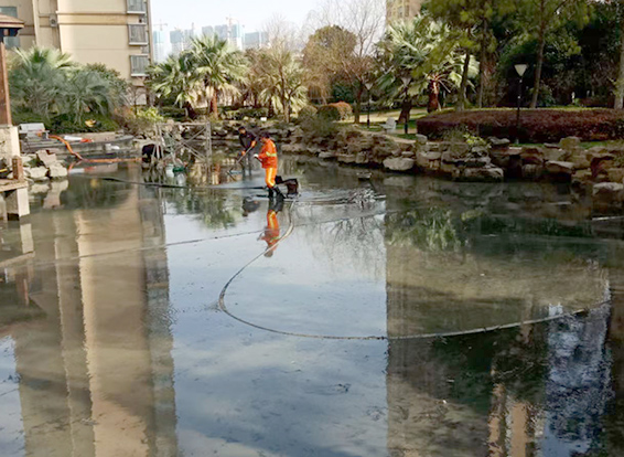 商南景观池淤泥清理